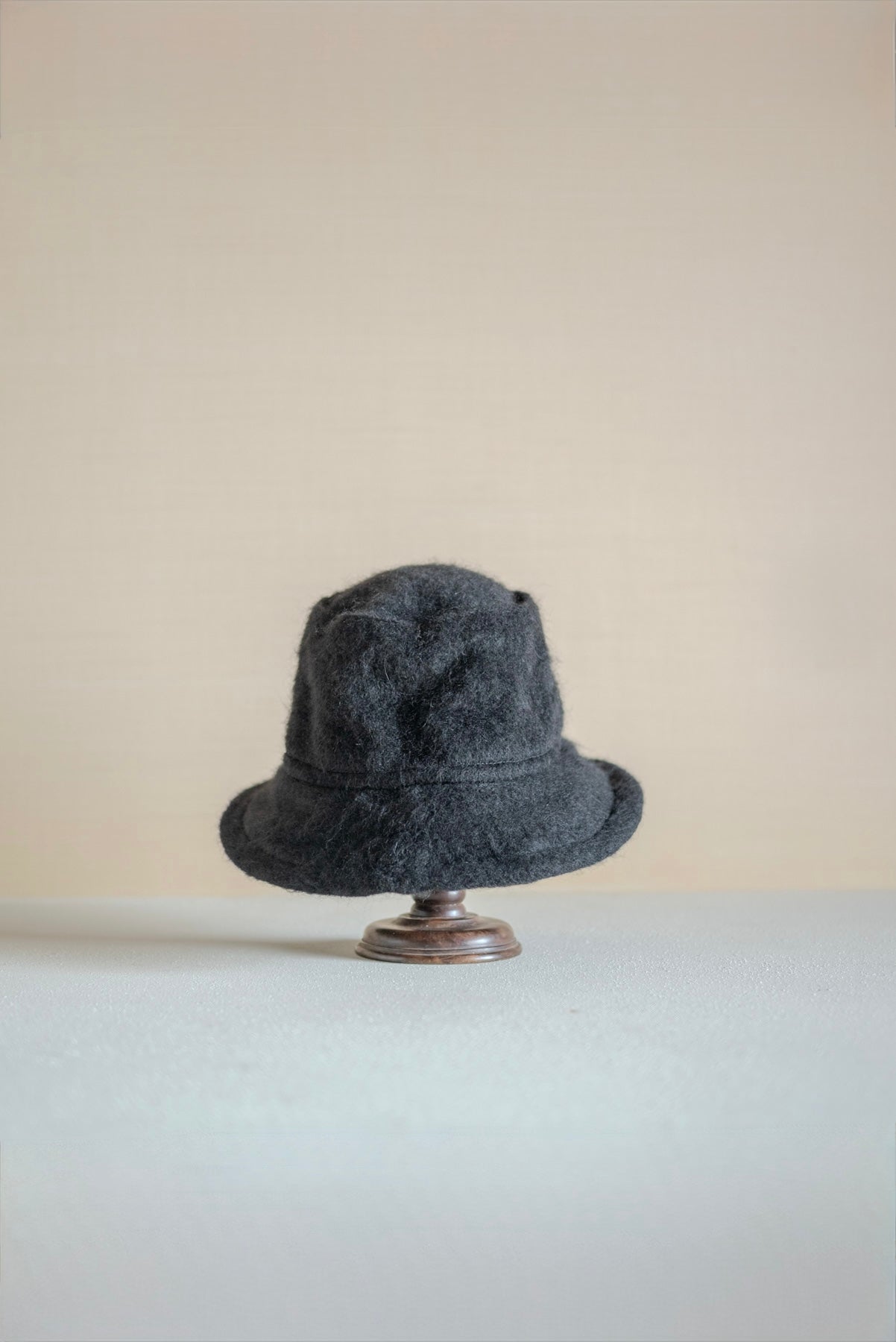 JAN-JAN VAN ESSCHE OVERSIZED BUCKET HAT TUMBLED HERRINGBONE BLACK