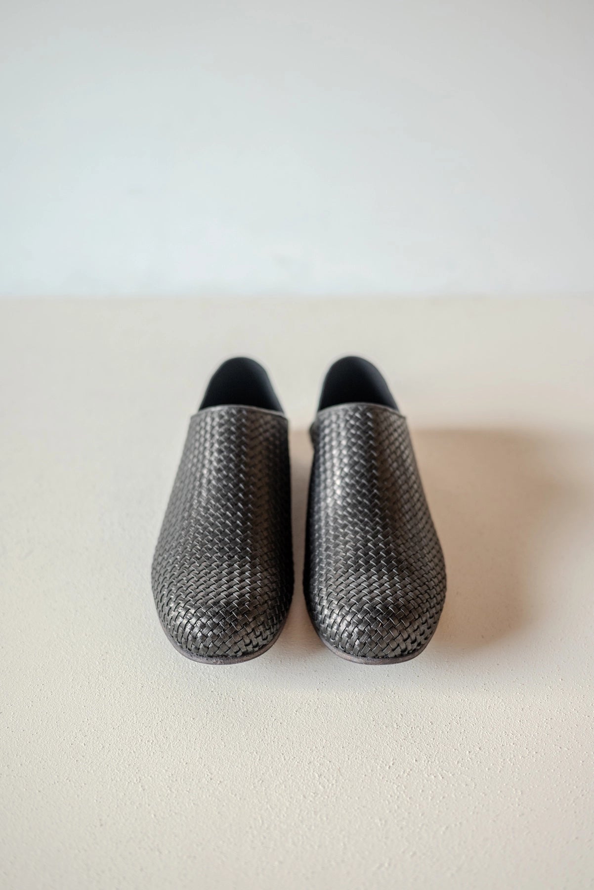 JAN-JAN VAN ESSCHE × PETROSOLAUM HANDWOVEN BABOUCHE BLACK