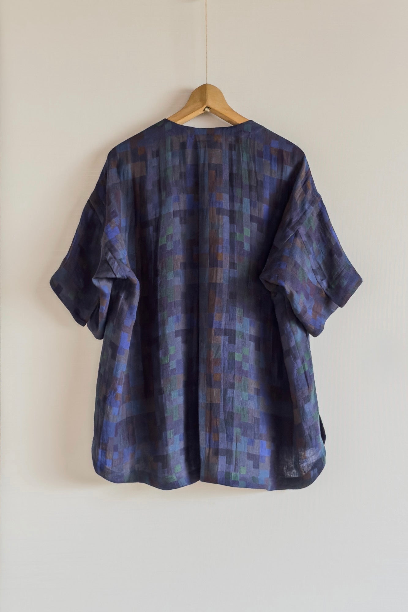 JAN-JAN VAN ESSCHE SHORT COLLARLESS SHIRT LINEN DOUBLE CLOTH PUZZLE