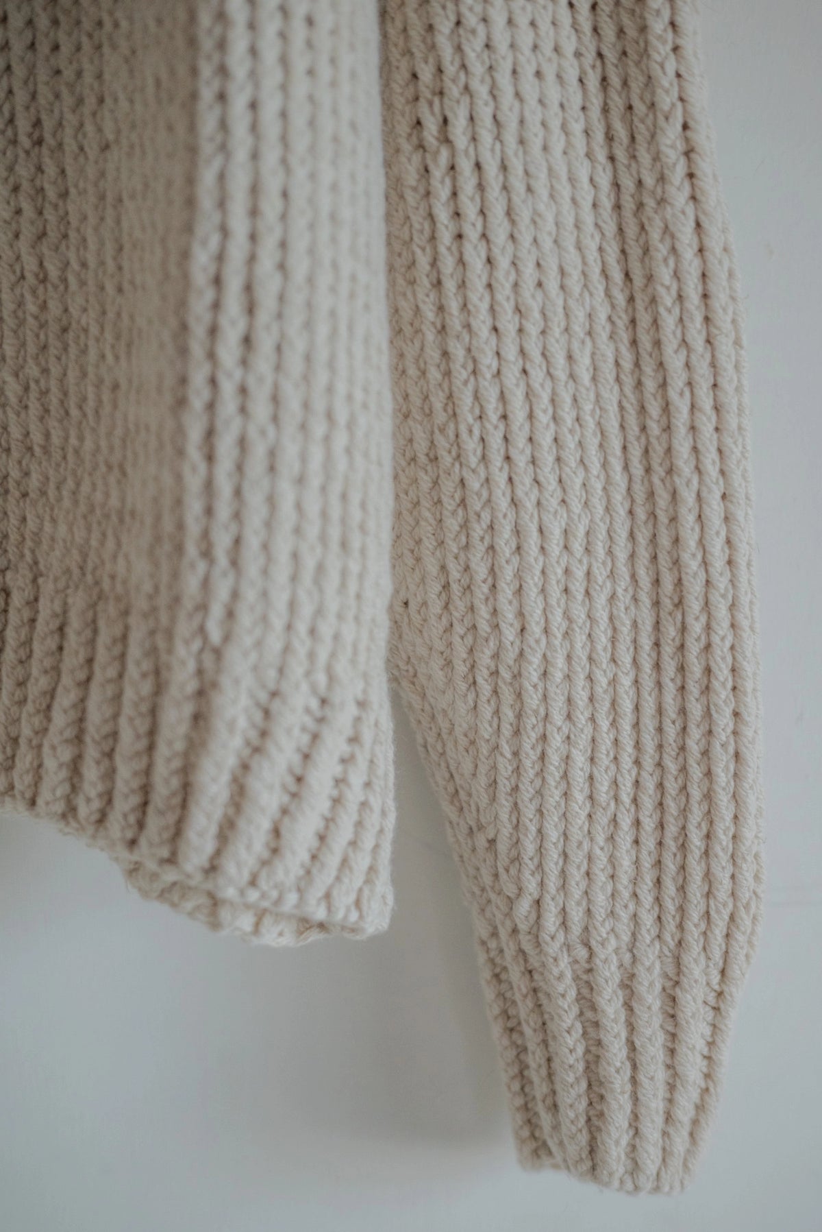JAN-JAN VAN ESSCHE SOIL KNIT #68 LALIN NATURAL — sleeve and hem detail