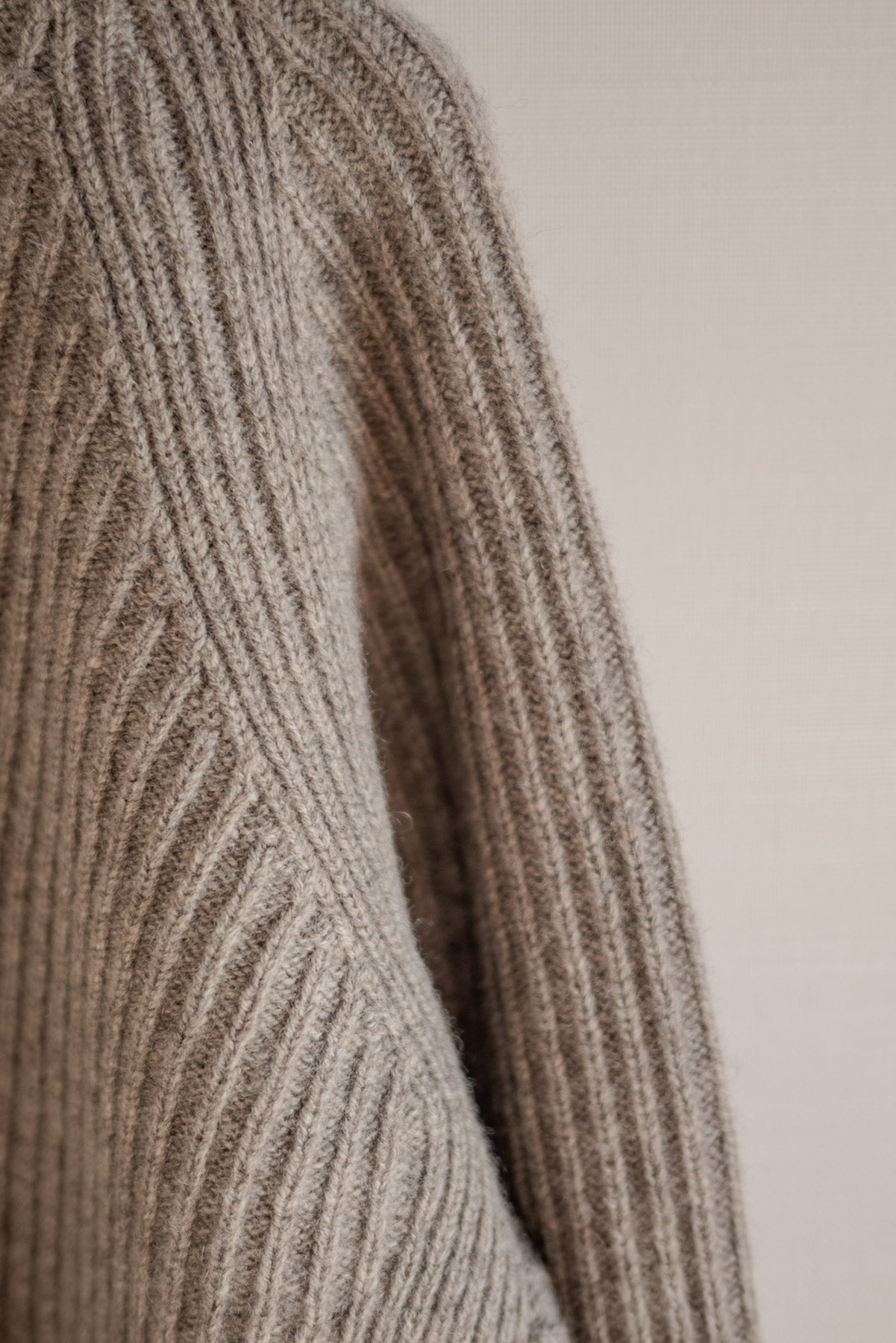 JAN-JAN VAN ESSCHE WIDE FIT KNITTED CREW NECK SWEATER GRAY YAK