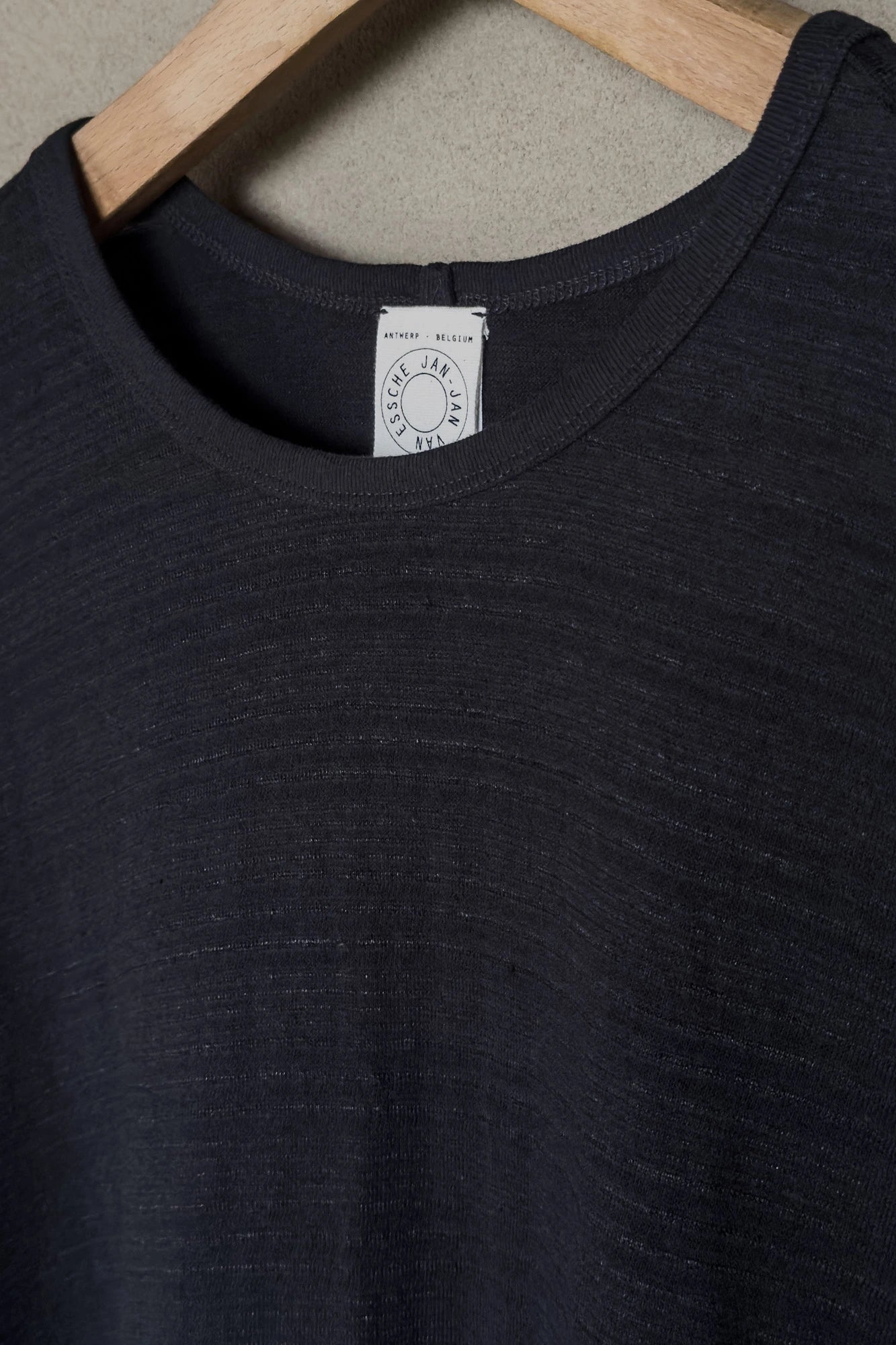 JAN-JAN VAN ESSCHE SHORT SLEEVE CREW NECK TEE RIPPLE JERSEY BLACK