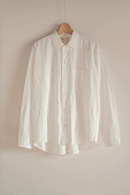 Chemise à coupe nuageuse non standard, gabardine à torsion ultra dure, blanche